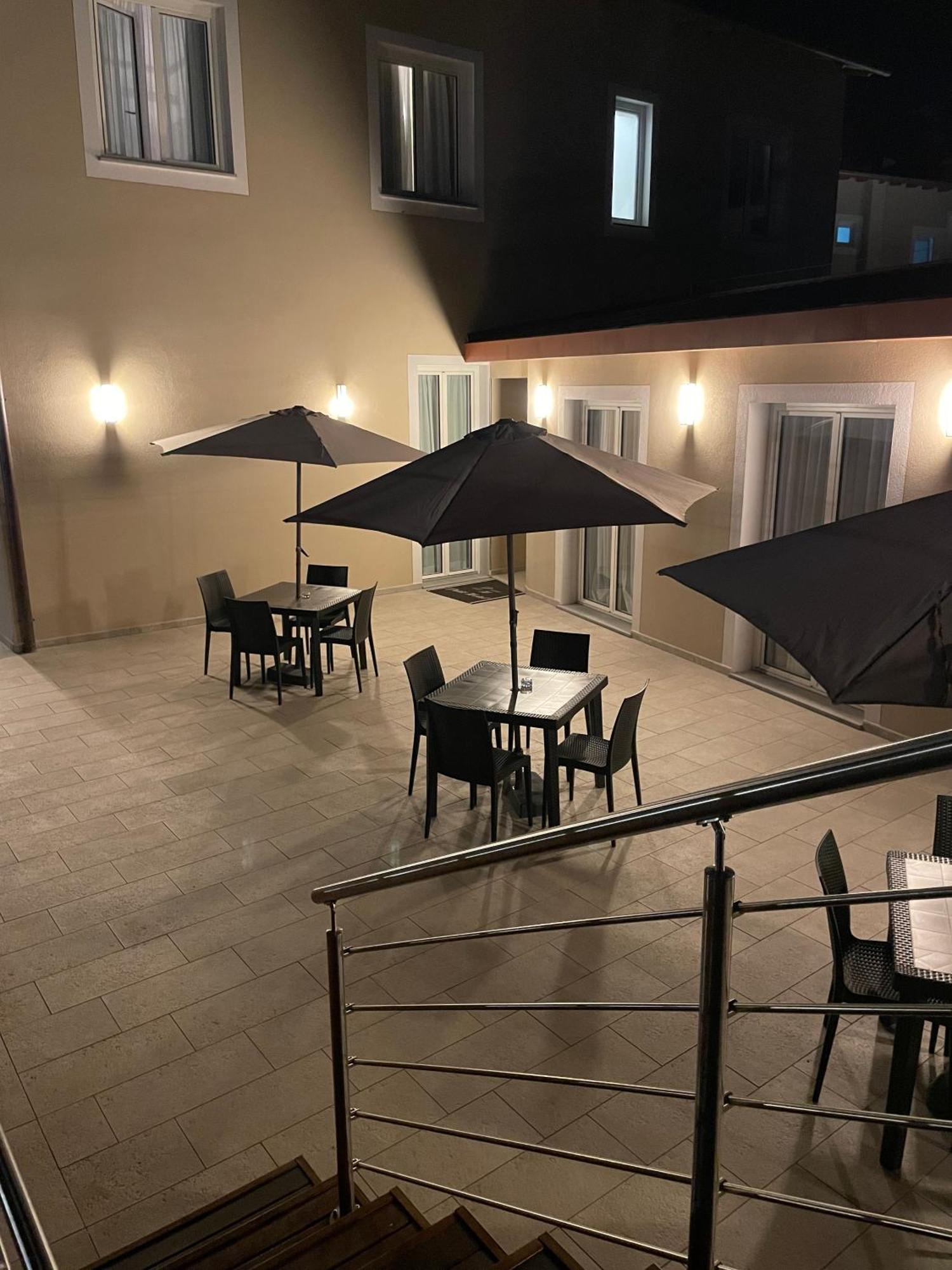 Petit Hotel Prato  Esterno foto